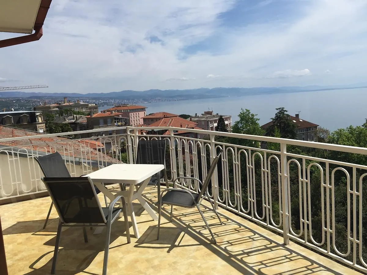 Hotel Opatija 2*,  Kroatië